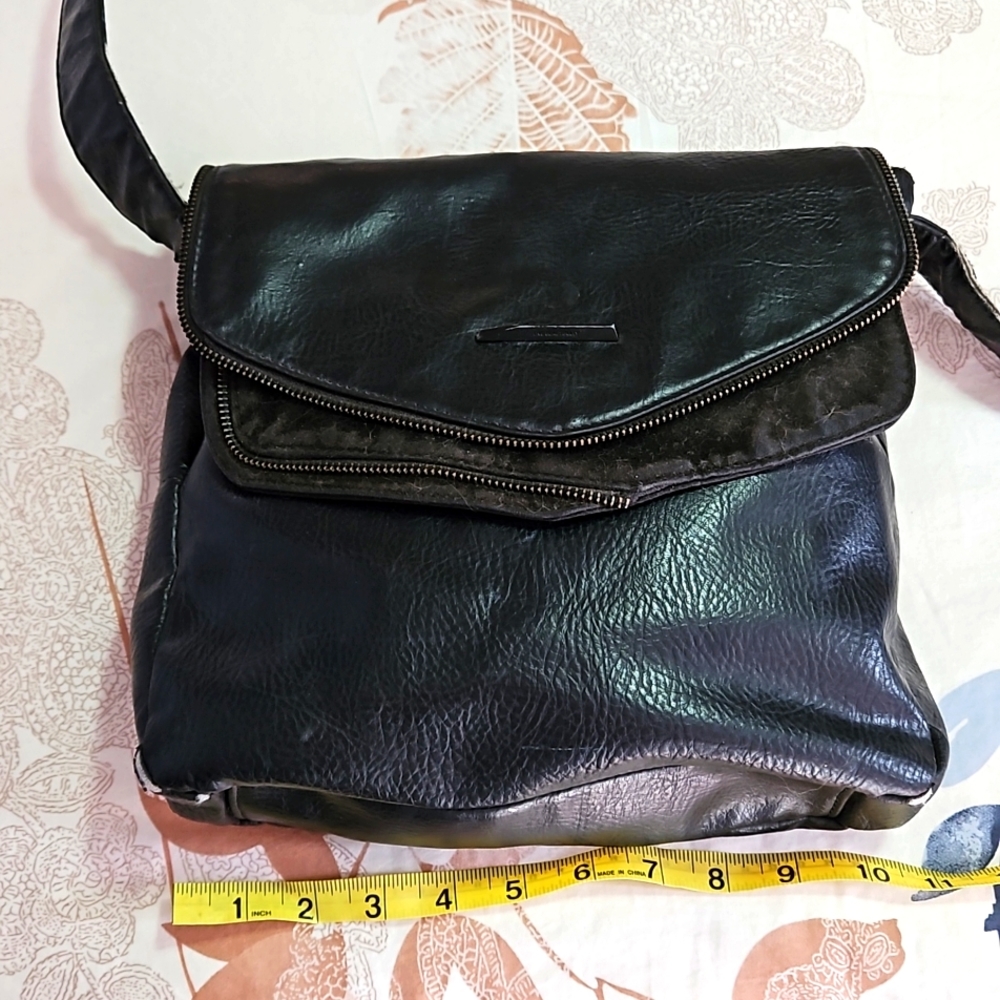 Matt n Nat Black Purse